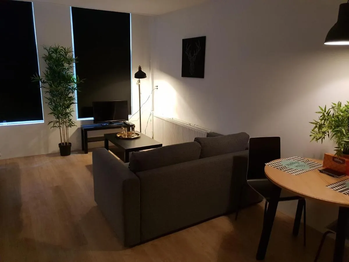 רוטרדם Recharge Hostel