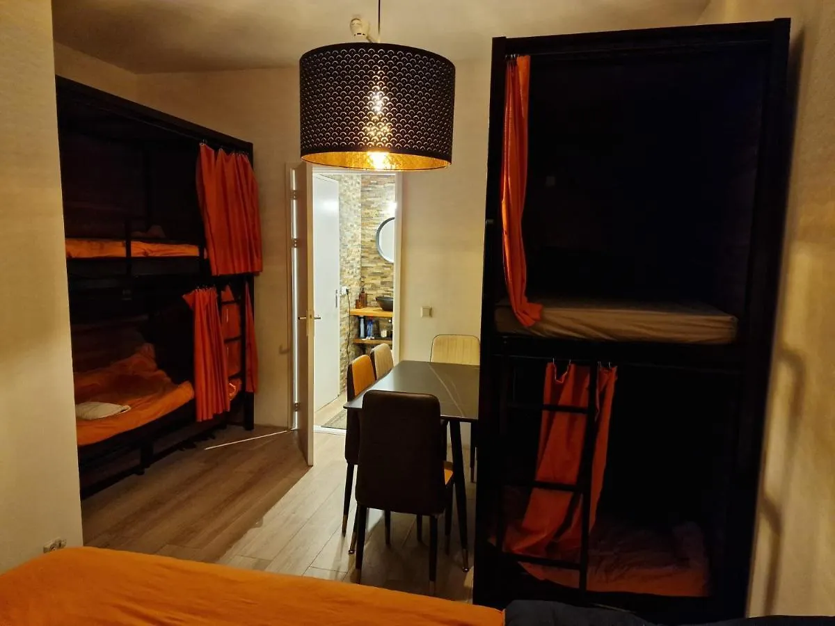 Recharge Hostel Rotterdam 0*,